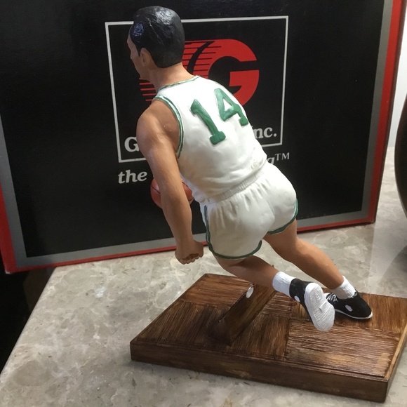 Bob Cousy 14 “Smooth Operator “ #293 of 5,000 made worldwide. BOSTON CELTICS FAN - Picture 6 of 16